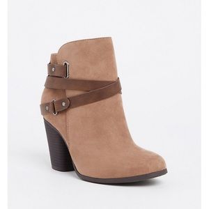 TORRID TAUPE FAUX SUEDE STRAPPY BOOTIE 12W